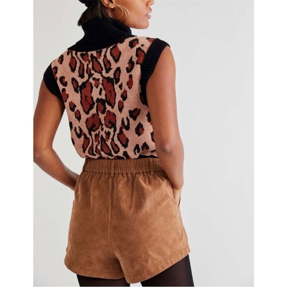 NWTGS FREE PEOPLE Roma Vegan Suede Shorts / Mocha - Picture 5 of 12